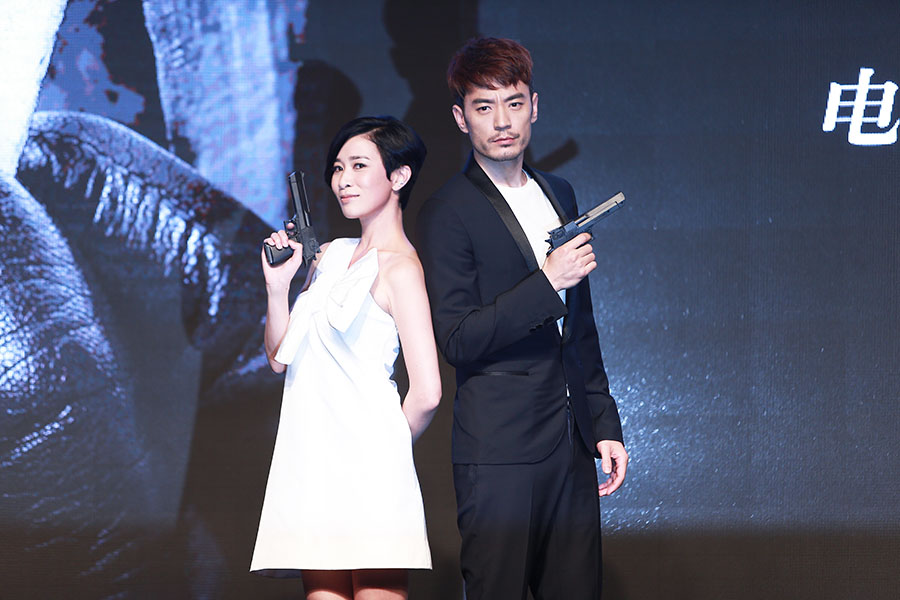 1466045521384688.jpg 《使徒行者》佘詩(shī)曼李光潔秀槍技.jpg